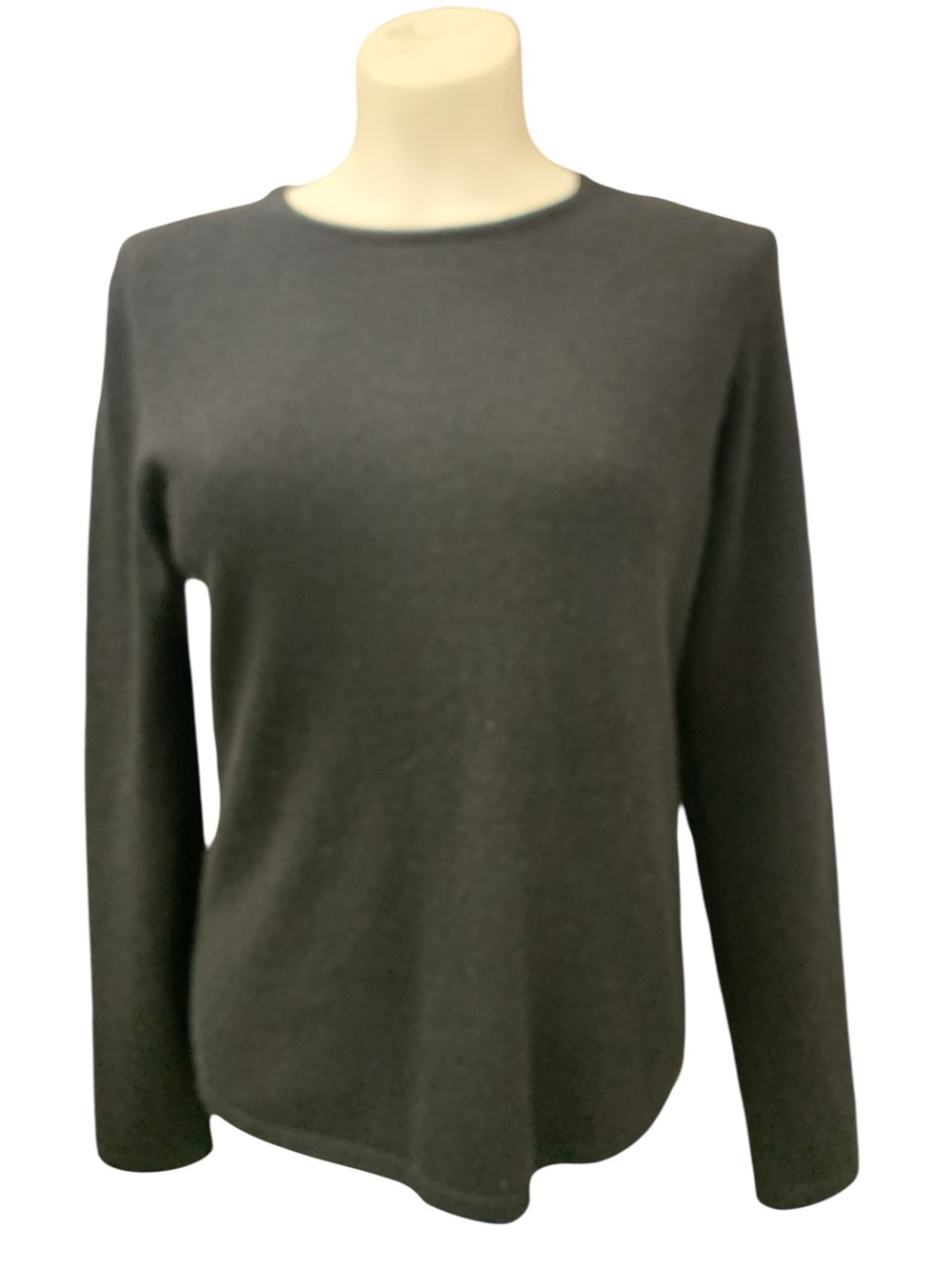 Cashmere Classic Black Long-Sleeve Crewneck Top